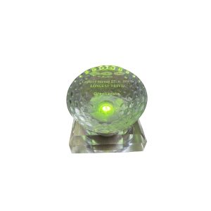 Golfová trofej – podsvícený míček