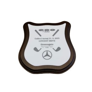 Trofej – erb s gravírovaným pokoveným plastem